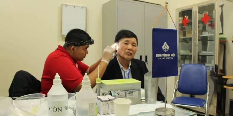 An Việt tặng máy trợ thính