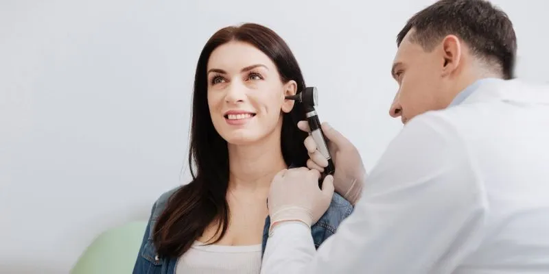 tình trạng nghe kém