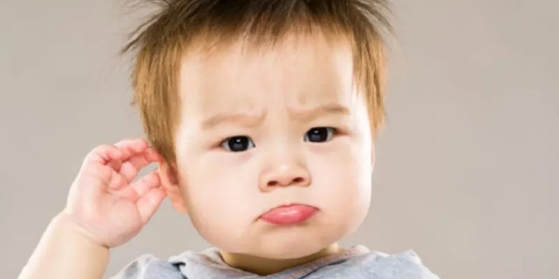 triệu chứng viêm tai ngoài ở trẻ