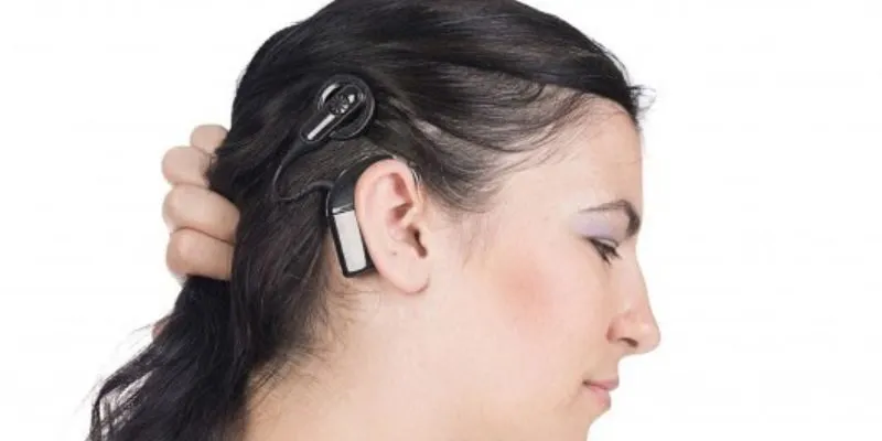 Cấy ốc tai điện tử ở người lớn