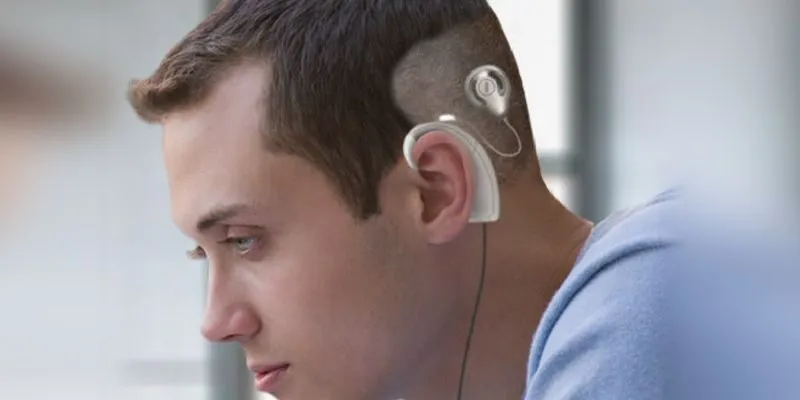 sử dụng ốc tai điện tử